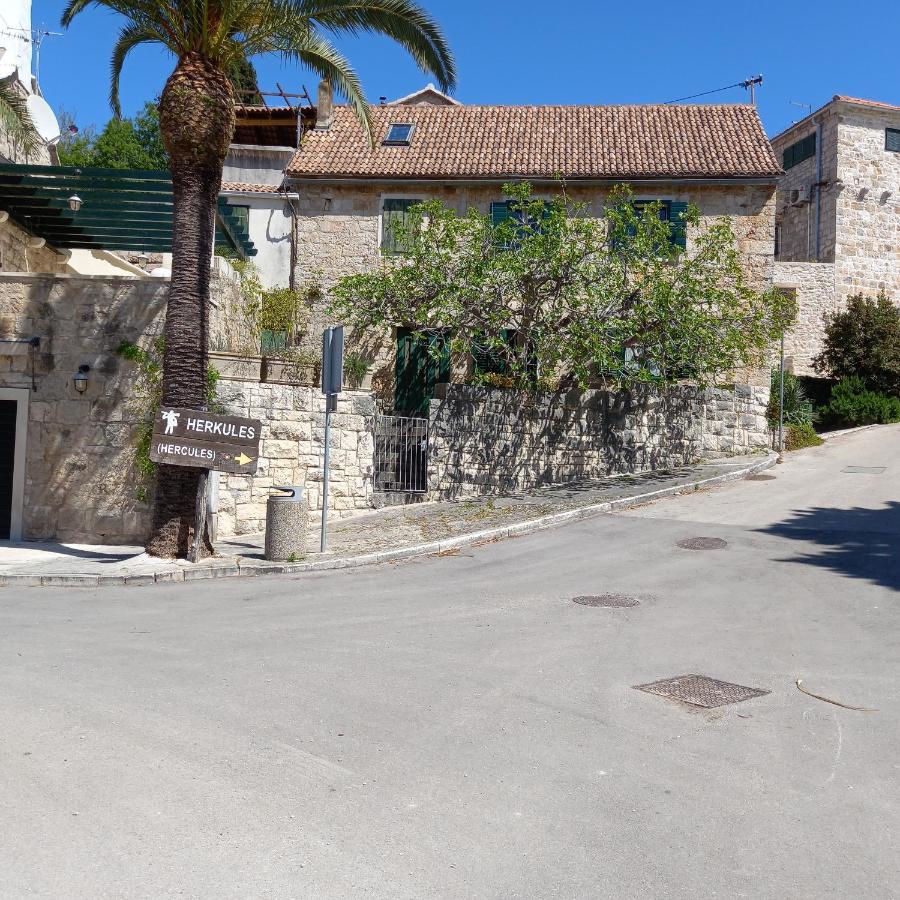 Kuca Za Odmor Skalina - Sea View Villa Splitska Eksteriør billede